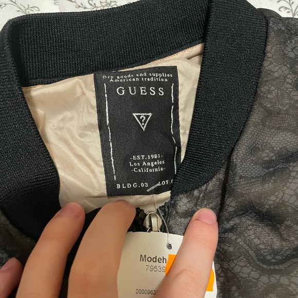 NWT GUESS bomber Jacket - Picture 4 of 4